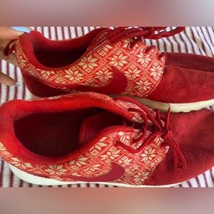 Red Nike Winter Roshe
